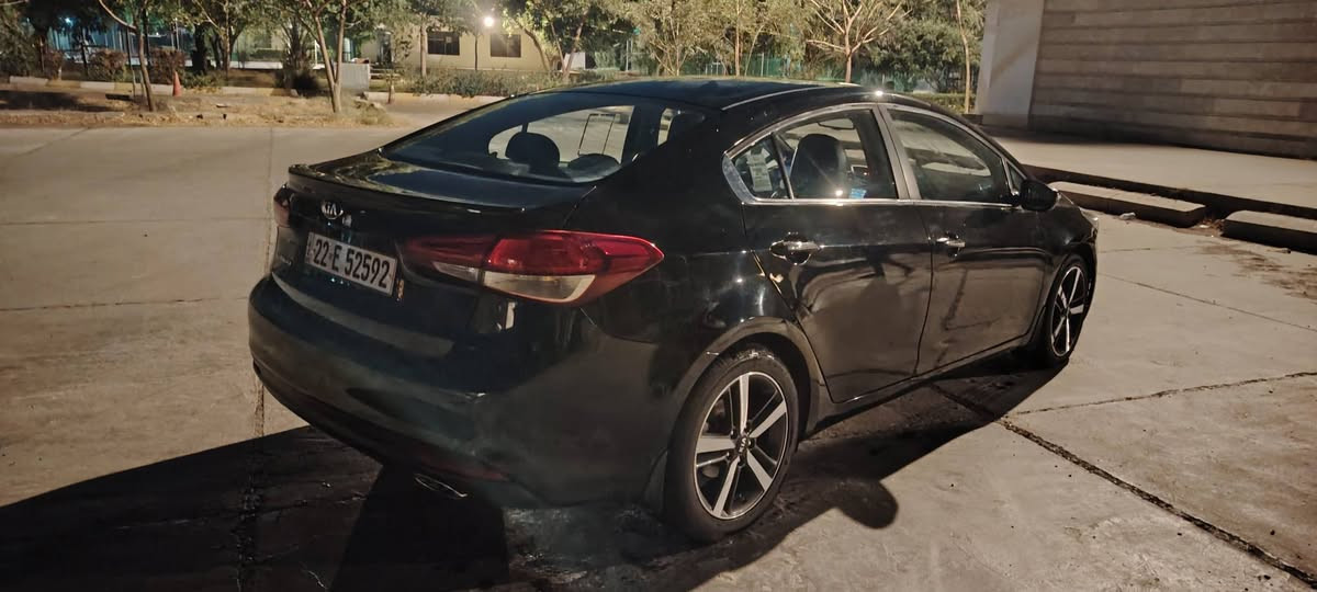 سلام عليكم سيراتو لللبيع ٢٠١٧للبيع خليجيه مواصفات ايرانيه فول ١/١
فتحة
بصمه
محرك٢٠٠٠دوش
كرسي كهرباء 
مقعد السائق ذاكره
رادار
جلد بلادي
تدفئة تبريد الكشنات الاماميه
تدفئة المقعد الخلفي
تدفئة الشاشه مناخ منفصل
قطعتين تبريد
تحكمات مقود
شاشه ديجيتال
كامره
مرائاة اوتو ترحيب
ويل ١٧كروم
حساس امامي خلفي
لد امامي خلفي
لايت زنون
١٠ايرباك
يدات نيكل
مانع انزلاق
نضامadc
شفتات مقود
كروس سرعة
صندوق ذكي
ارضيه جلد
باقي السيارات معروفة
مرفق مع الصور السونار 
السعر 130 وبيها مجال 
***********
