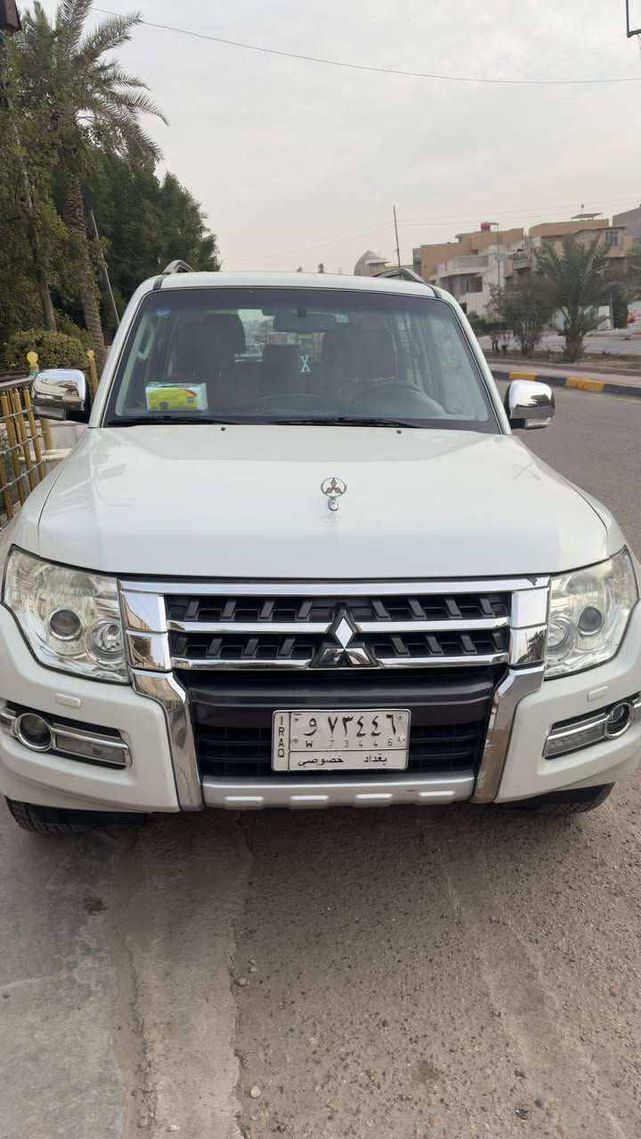 سلام عليكم باجيرو للبيع مديل 2015 السيارة بيهة بارد بل جاملغ الامامي شي بسيط كلشي بل جاملغ الخلفي صدعه ساحبه الباقي كفاله مكينه فتح بيهة كازكيز فقط قبل 3 سنوات ماشية 142 km السعر 170 مكاني جميله مقابل جامع رحيم مجيسر
***********
