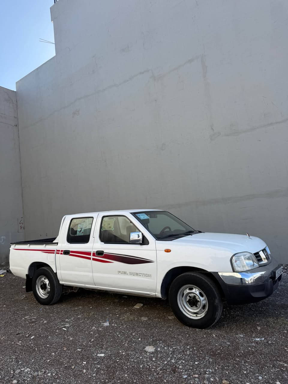 نیسان مۆدیل ٢٠١٠ سەیارەکە ٢ پارچەی سبوخە  زۆر جوان ماوەتەوە مەکینەی نەکراوەتەوە سەنەوی تا ٢٠٣٠ تازەیە بەشەرتی گێرو مەکینەو ئەکسل و تەقە و رەقە یەک دیناری مەسرەف تێدا نیە هەموو شتی لەسەر دەقی بیلادی ماوەتەوە سەیارەکە لە هەولێرە 
نرخی ١١٠
*********** أربيل, العراق
