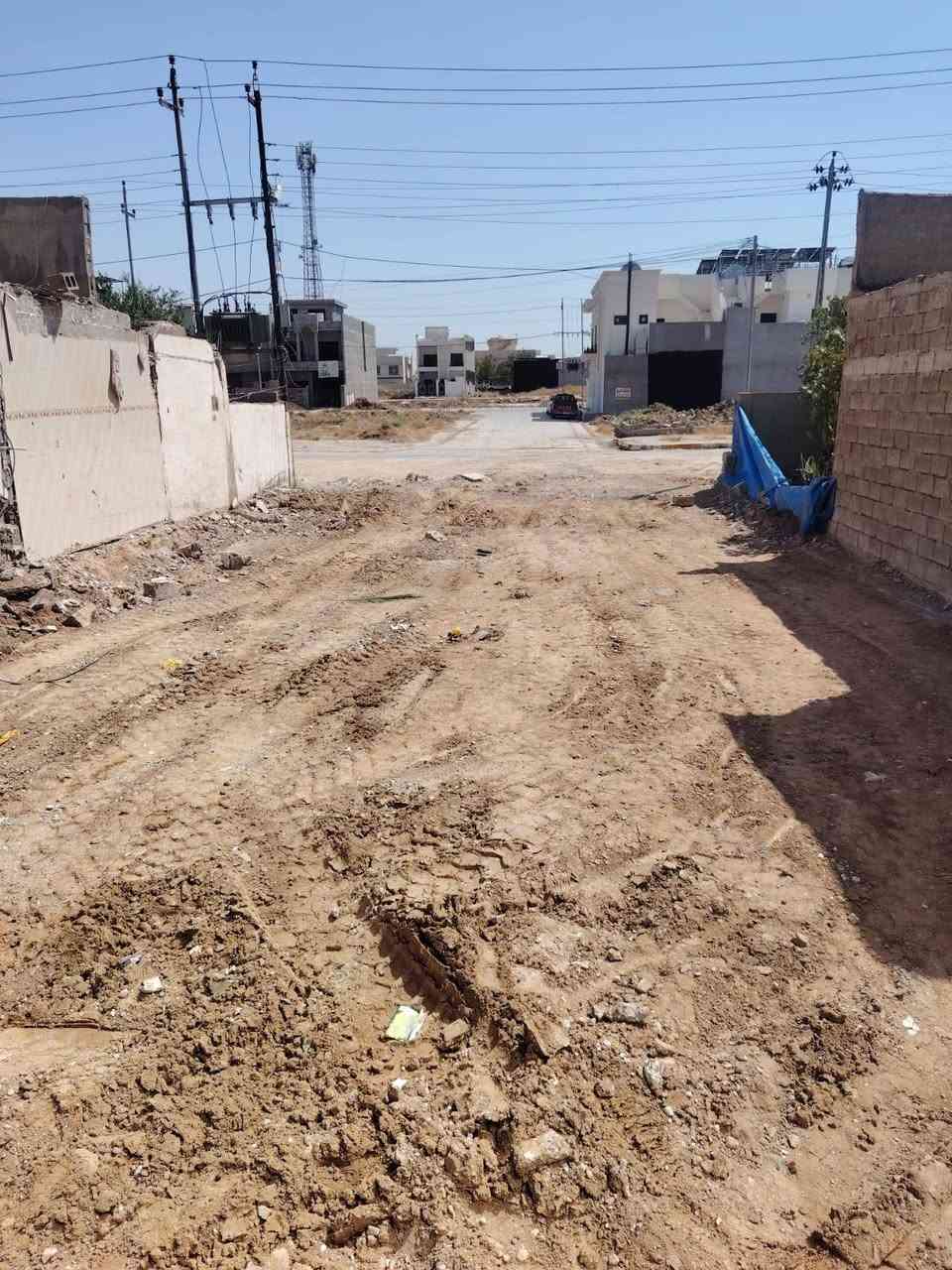 قطعه للبيع شارع عبدالرحمن قرب جامع اسماعيل الوياني قرب للكليات شارع عريض طابو٢٠٠م ***********اتصال
