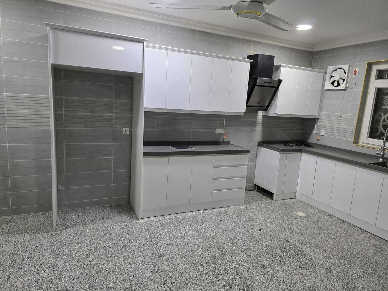 السلام عليكم
مطبخ للبيع mdf من الداخل و hdf من الخارج جديد مستعمل قليل مع مرشحه جديده ما مستعمله 
قياس 4x3


**إذا كنت صاحب هذا الإعلان وتريد حذفه لأي سبب، رجاءا أرسل رسالة إلى الدعم الفني**