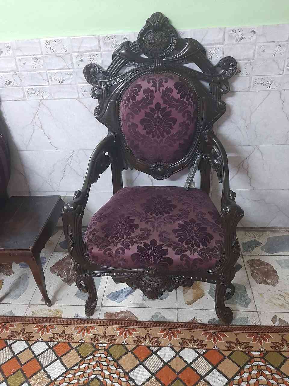 ظخم قنفات للبيع٩ مقاعد زان تركي نضيف نضافه ٨٠%العنوان بغداد الشعله للتواصل ***********   اكو توصيل
