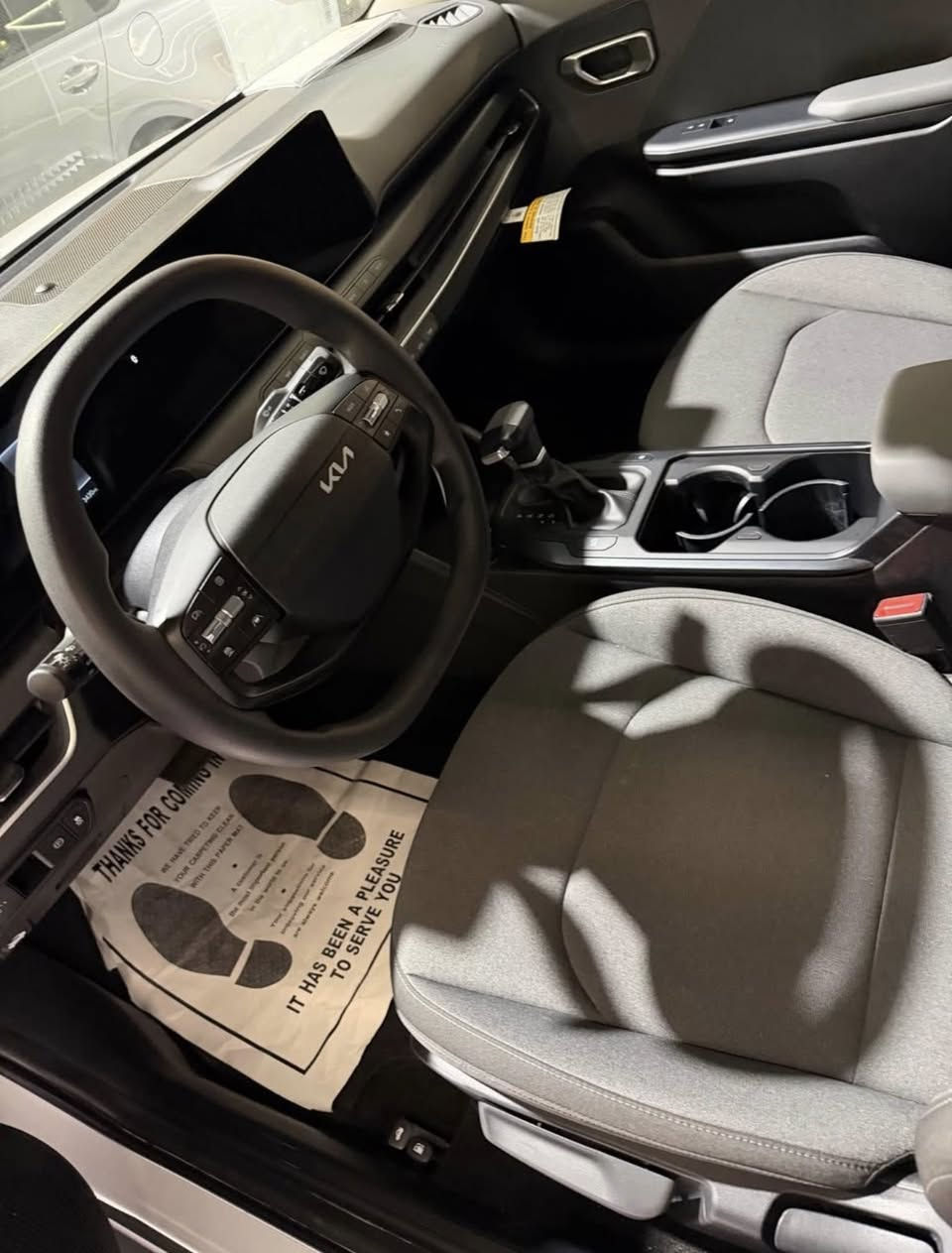 السلام عليكم
سيارة K4 موديل2025 زيرو
اللون المميز ابيض 
محرك 2000دوش
ماشية 3 ألف mi فقط
كلين بدون ضرر 
سياره ليبل واحد  لا تعديل ولاتبديل ولاصبغ 

مواصفات//
بصمه
شاشه متصل حجم كبير
منافذ شحن خلفيه
سايد بريك كهربائي
مانع انزلاق
تحكم وضعيات قياده 
فول تحكم ستيرن
فول قيادة ذاتيه مع تحديد مسار
رادار امامي وخلفي 
فول حساسات توقف ذاتي
لد أمامي مع عدسات زنون

♦السياره نص مواصفات 
♦السياره بدون رقم تسجل جميع محافضات الاقليم
♦السعر ( 176 )$
للأستفسار آتصل آو واتساب على الرقم ***********
السياره متواجده معرض سيف الدين لتجارة السيارات
