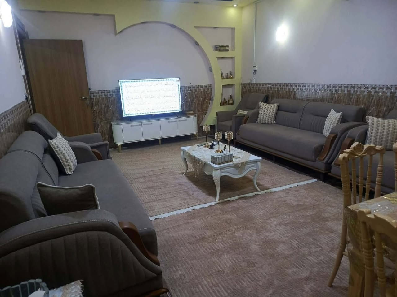 🏡 بيت للبيع في جبراوه مع بستان وقطعة أرض إضافية 🌿
📍 العنوان: جبراوه – بعد بيوت أحباب الله، بيت على الجبل

📐 المواصفات:
▪️ بيت مرتب ويا بستان
▪️ قطعة أرض تابعة للبيت بمساحة 200 متر
▪️ يحتوي على بير ماي
▪️ موقع هادئ ومميز وإطلالة حلوة

💰 السعر: 55 مليون دينار
📌 يوجد مجال بالسعر للجادين

📞 للاستفسار والتفاصيل:
***********
