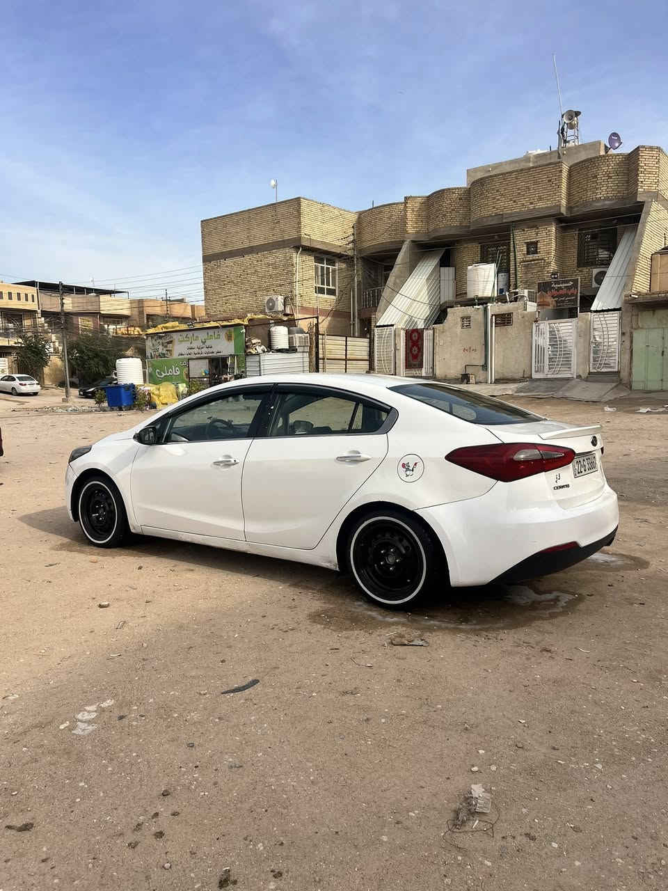 سلام عليكم سيراتو 2014 خليجي
مواصفات نص فول رقم أربيل وكاله عامه بسمي 
سنويه بسم عربي نافذه ل2029 هزه جديده تريد تحويل تريد وكاله بيها صبغ بنيد وجاملغ تبديل امامي عكس السايق وبيها صبغ مكانات زغار بدون دواخل موجودات بلمنشور مكاني كربلاء حي الوفاء للاستفسار اكثر اتصل ***********
السعر (100)وبيها مجال
