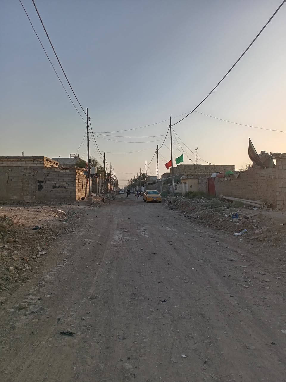 بتلو للبيع100 شرك بتقيه الثالثة بصف مدرسه البشير زراعي سند 25 واصل بلباب مجاري وماي وكهرباء جدد  بي غرفه وصاله ومطبخ وبراني ***********
