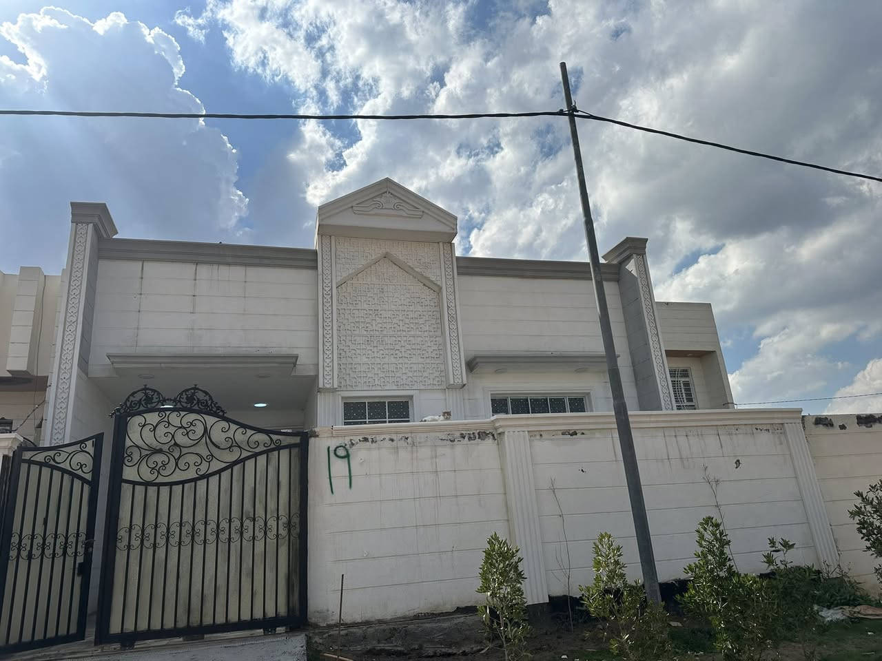 مكتب البراق الحديث
عرض جديد
الموقع شارع100
المساحه220
الواجه10
بناء حديث درجه اولئ
السعر180قابل للعمله 
الاستفسار
***********
***********
***********
