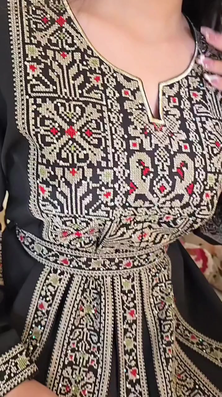 عباية ساحرة ✨ بلمسة شرقية ملكية🪉 👑
حرفياً فخامة على أصولها 👌🏻🖤
#Ramadan_Mubarak ⭐🌙

فولو الستوري قمراتي وخليكن معنا للتفاصيل 🫰🏻

طلتك رح تكون أحلى مع #نيوبرزنت 🌛🌸

📍 اللاذقية – شارع هنانو
📦 للشحن: 0969778324
💼 للجملة: 0955634645

#NewPresent #Fashion #Trendy #WinterStyle
#Lattakia #NewCollection #EidCollection 
#نيوبرزنت 🎀


**إذا كنت صاحب هذا الإعلان وتريد حذفه لأي سبب، رجاءا أرسل رسالة إلى الدعم الفني**