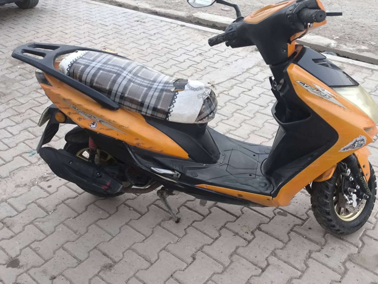 عندي دراجه سكنس شمعه 2020 للبيع جف تراب 300
شراي يراسلني خاص او يخابر عل ***********
