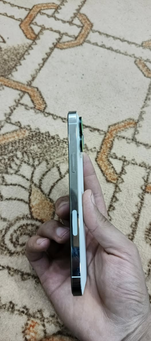 السلام عليكم
Iphone 13 pro max للبيع 

بطارية 91 بلادية جهاز مال بيت ما متعوب كلشي شغال 
بي فطر بلشاشة بسيط جداً ما مأثر على كلشي 
السعر خاص 

العنوان الديوانية ***********
