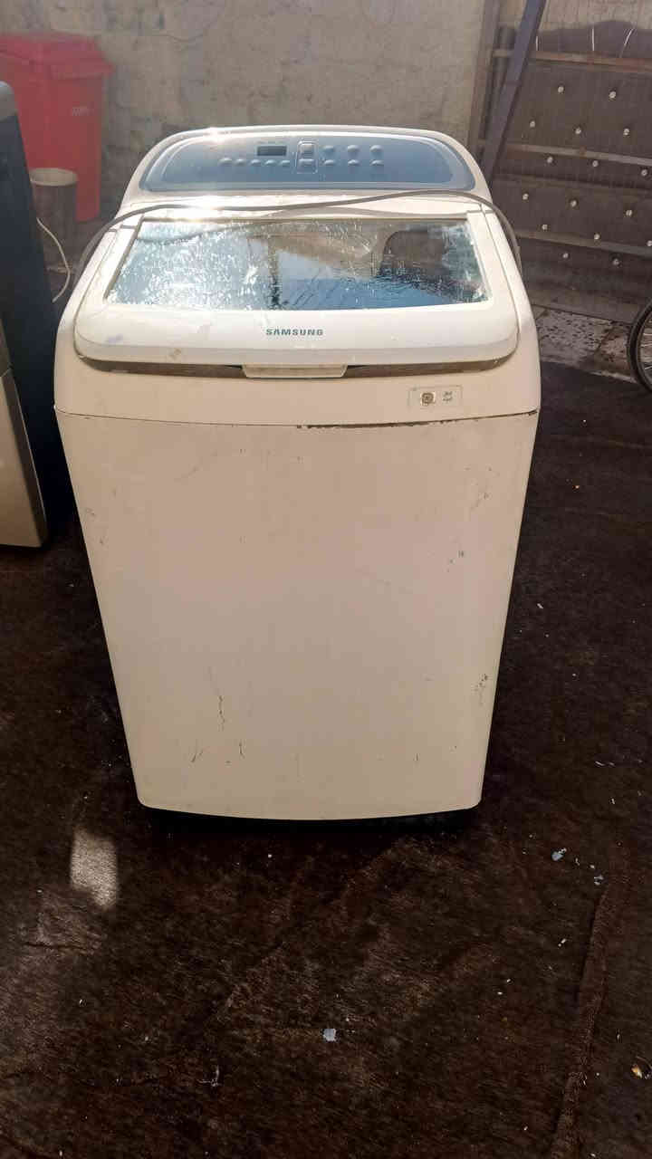 سلام عليكم غساله اوتوماتيك 11كيلو شغاله وبراد حار وبارد عنوان ابو دشير قرب مدرسة الفيالق سعر الغساله 75 ولبراد 50
***********
