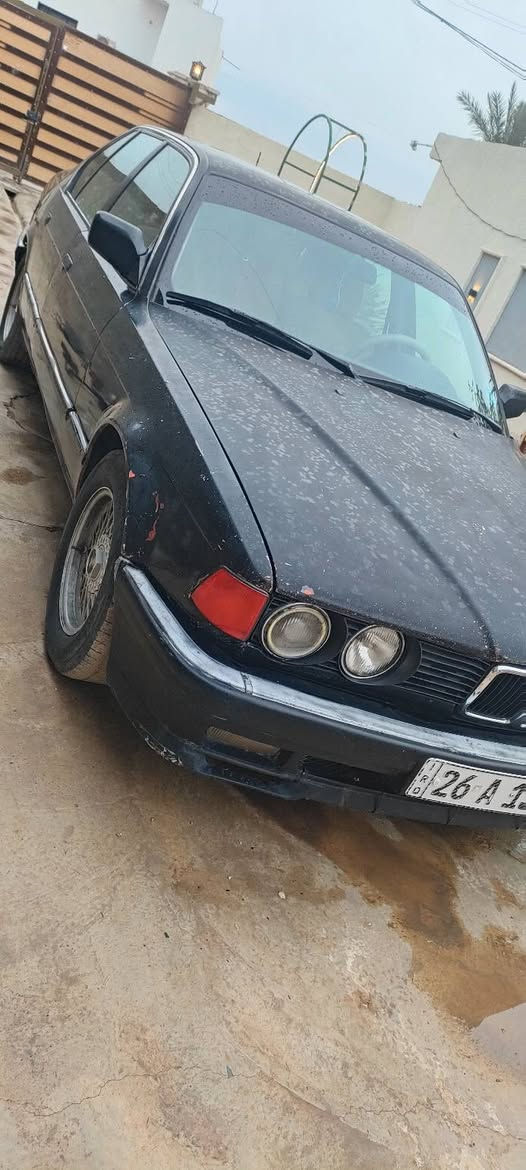 بي ام 735 اوتو تبريد ثلج
سنتر لك 
ويل خليه اصلي
فتحه بالسقف 
كهربائيات كلها شغاله
بدون اخياس بدون كص 
رقم صلاح الدين انكليزي ب اسمي اني الشرعي هزه قبل سبوعين سنويه لل2031 تحويل بنفس اليوم كير مكينه شرط اكسل كاردن شرط جاهزه من كلشي 
السعر 42$
مكاني صلاح الدين مكيشيفه
بيع فقط بدون مراوس
*********** سامراء, صلاح الدين
