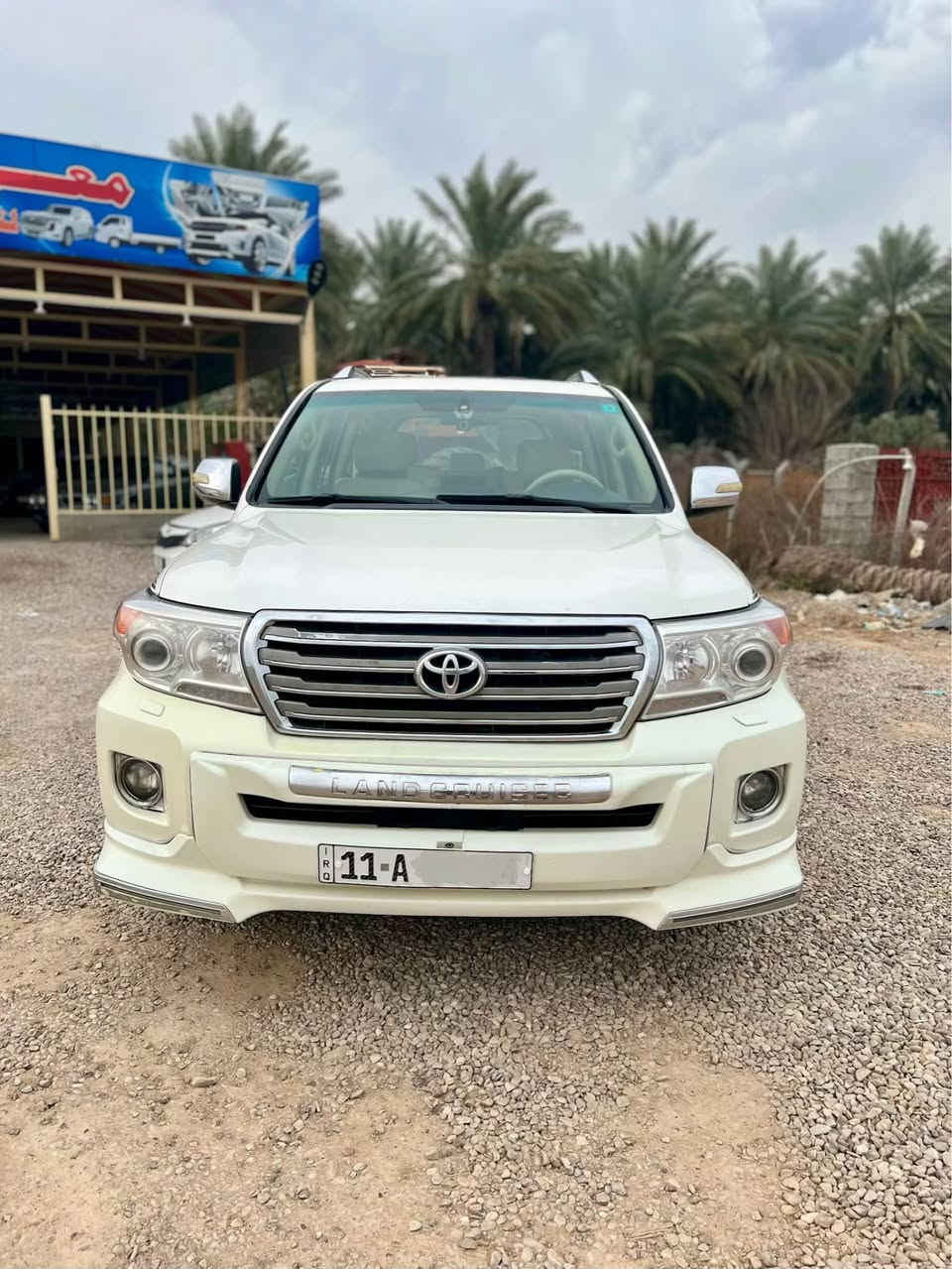 السلام عليكم 
بيع او مراوس 
لاندكروز 2009 vxr 4.6 v8
ماشية 173 الف كم 
رقم بغداد دولي مميز تقريبا 
مكينة كير مكفولات 
غرفتها جديده 
مواصفات معروفة 
صدر جديد تخم تاير 
سياره مكفولة من صبغ والتبديل 
السونار بالمنشور  
السعر 279 
العنوان ديالى بعقوبة 
للاستفسار 
*********** بعقوبة, ديالى
