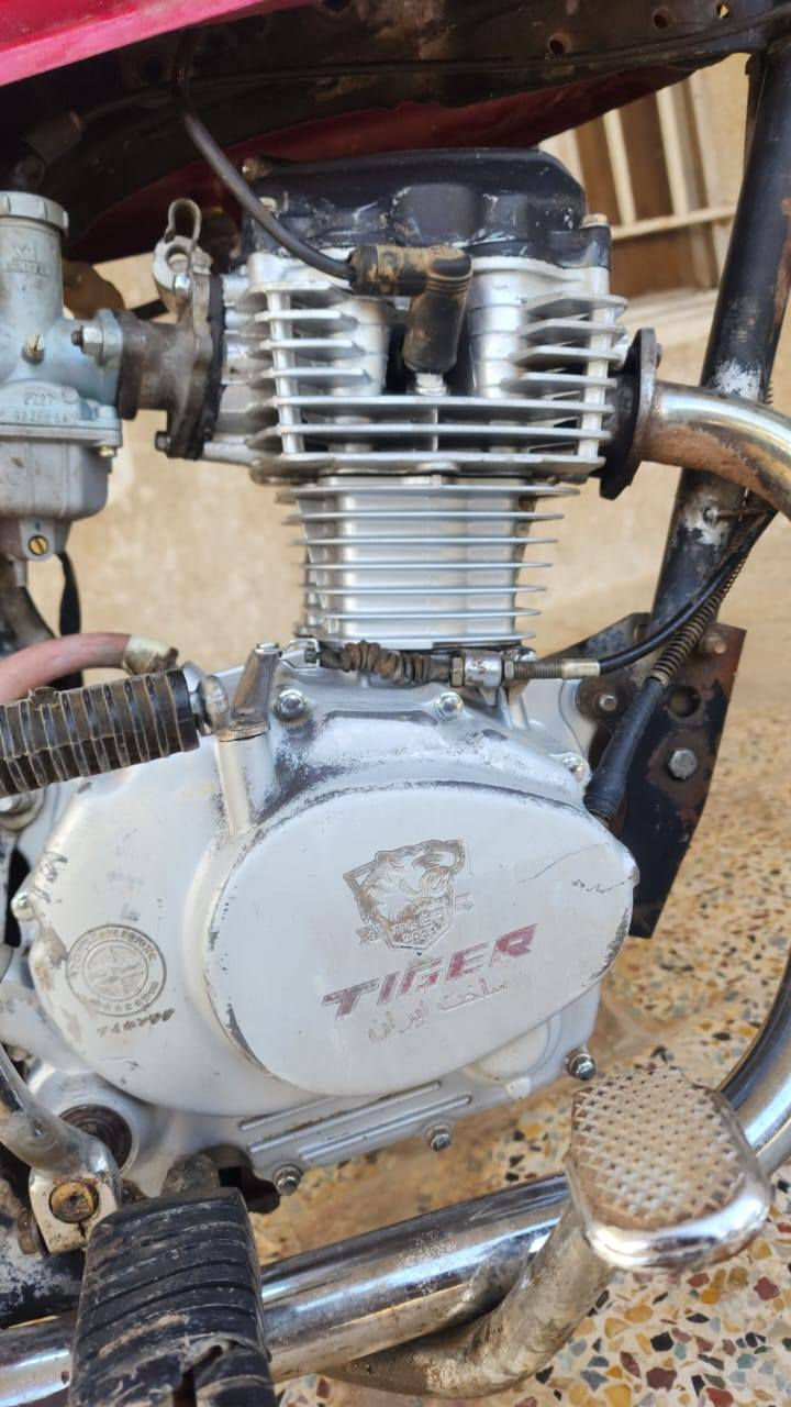 السلام عليكم دراجه تايكر اربعه كير موديل 21 اوراق عدد 5 شاصي مكفول من العواج  محرك مكفول لاتبخير ولا نضوح فقط امبدل ولفات 0.1 الاصلي شلعه حلوه اوياله نضيفات السعر 400 وبي مجال بسيط المكان اليوسفيه معمل زينب  الرقم ***********
