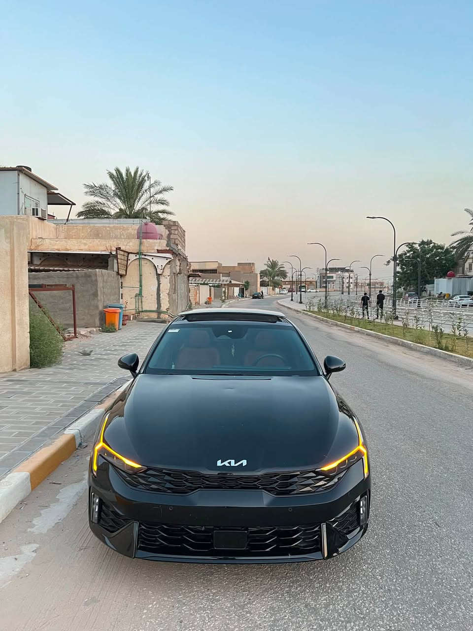 السلام عليكم
Kia K5 2026

* محرك 2500 تنفس طبيعي
* تو ويل دفع امامي فقط 
* ماشية 8000 
مواصفاتها :-

1:-بانوراما 

2:-داخل احمر
 
3:-رادارات 360 درجة

4:-حساسات 360 درجة 

5-بصمة + تشغيل عن بعد  

6-لد امامي وخلفي
 
7-عدادات ديجتل شاشة متصل

8-تبريد لمس
 
9-اوتو هولد 

10-توقف ذاتي

11-قيادة ذاتية

12- ثلاث وضعيات قيادة

13-تحديد مسار

14-نقاط عمياء

15- ويل گب بلاك اديشن
 
الحادث :-

جاملغ وبنيد تبديل نفس اللون بدون صبغ  +(شاصي ولغد جهة اليمين مصلحات نفسهن )

* السيارة حرة باسمي بدون رقم 

 مكاني بالحلة 
للاستفسار :- 
***********

السعر 175  بيها مجال
