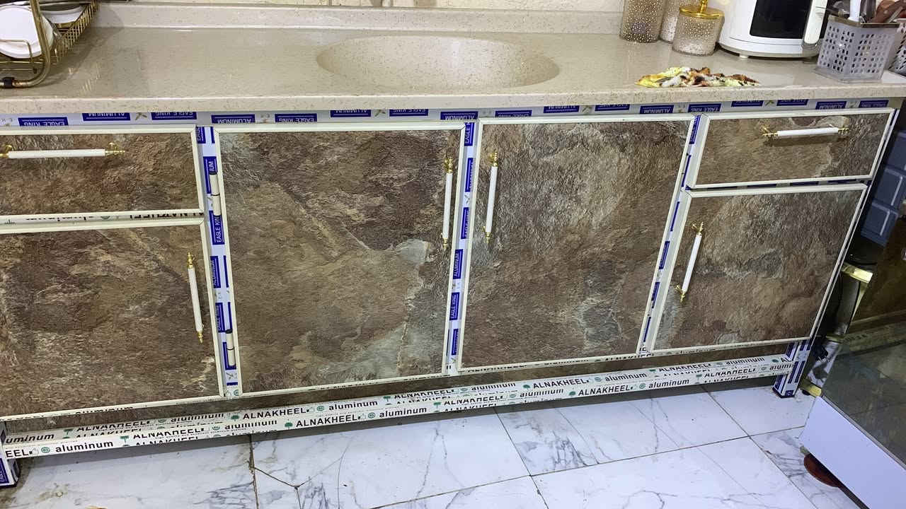 السلام عليكم غراض للبيع بسعر مناسب كاونتر مترتين ملحق وسنك بديل الرخام وجرابي خشب عدد ٢ حتى لو نتبادل بالغراض عادي


**إذا كنت صاحب هذا الإعلان وتريد حذفه لأي سبب، رجاءا أرسل رسالة إلى الدعم الفني**