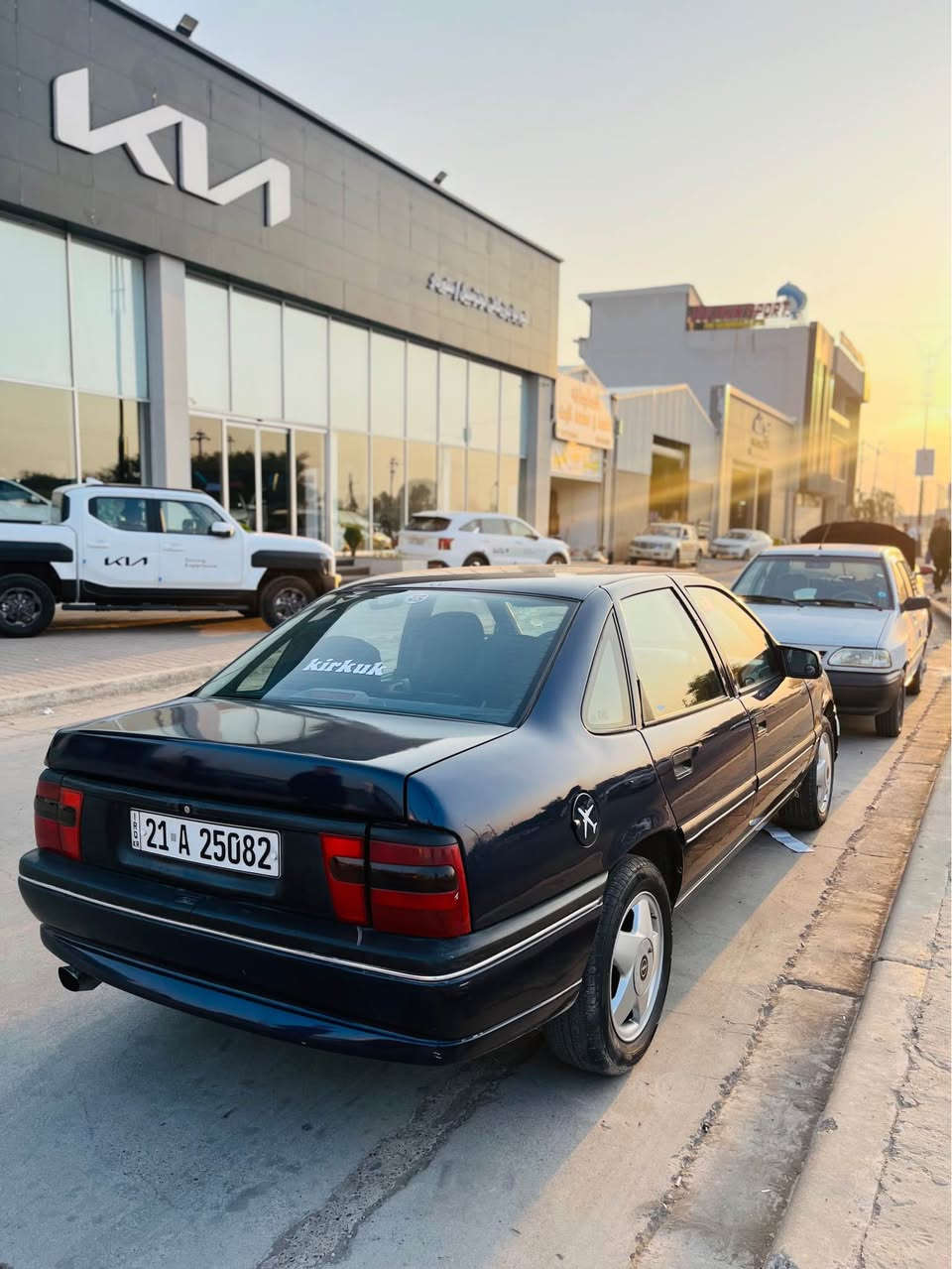 ئوپل ڤكترا  موديل 1992 رةقةمو سةنةوي نويية تا ٢٠٢٩ دةفتةر بةنزيني هةية مةكينة ٢٠ گير توماتيكة گيرو مةكينة بةشةرت سةيارةكة بي موشكيلةية ليدراوي نية تةنها تةسفية مةعجونية تية دؤسةكةي بةر رةسيف كةوتوةو هيچي تري نية سةيارةكة لة سعراية سعري ٤٥ مةجال (/واطساب ***********)( ***********) كركوك, العراق
