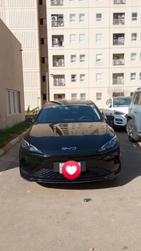 @إشارة  BYD سيل 05 2025  مواصفات العادية معروفة  لون السيارة اسود ولون...