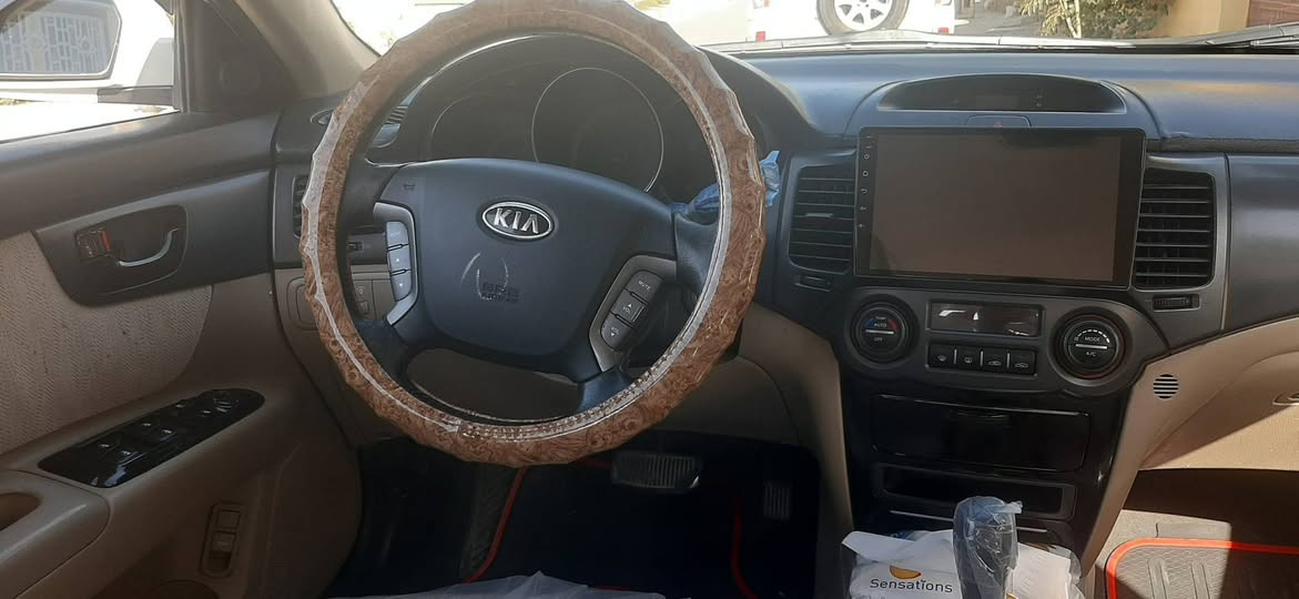 السلام عليكم للبيع كيا اوبتيما موديل 2009 خليجي..سيارة جاهزة گير محرك تبريد تدفئة.. مصبوغة حزام للجمالية بدون ضربة محرك دوش رقم بغداد انگليزي.. اللي بأسمه السيارة جيرانه ضمن المنطقة.. الاتصال على الرقم *********** العنوان واسط.. السعر 105 وبيها مجال  للشراي.
