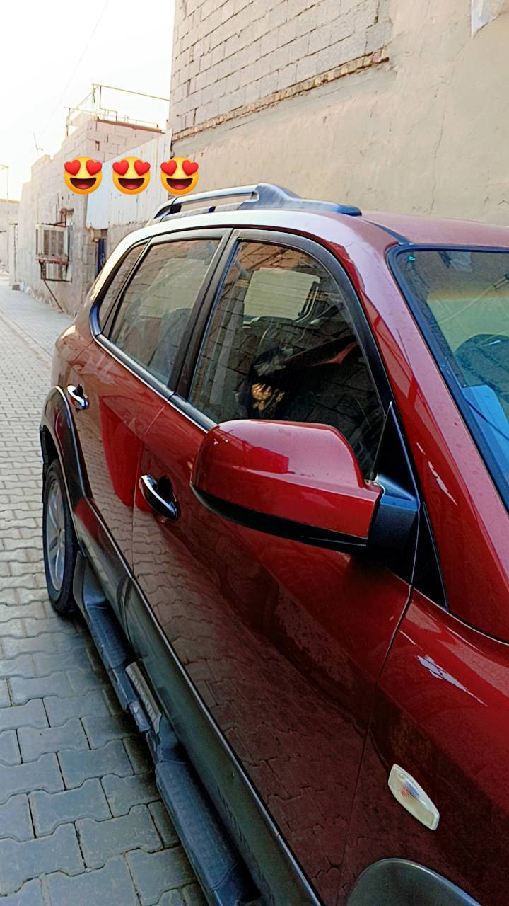 السلام عليكم توسان خليجي موديل 9 ماروني للبيع
مواصفات كشنات جلد 
حساسات امامي وخلفي 
السيارة بيها باب عكس السائق 
رقم بغداد سنوية جديده 
السيارة بأسمي السعر 110 وبيها مجال 
باقي التفاصيل هاتف ***********
