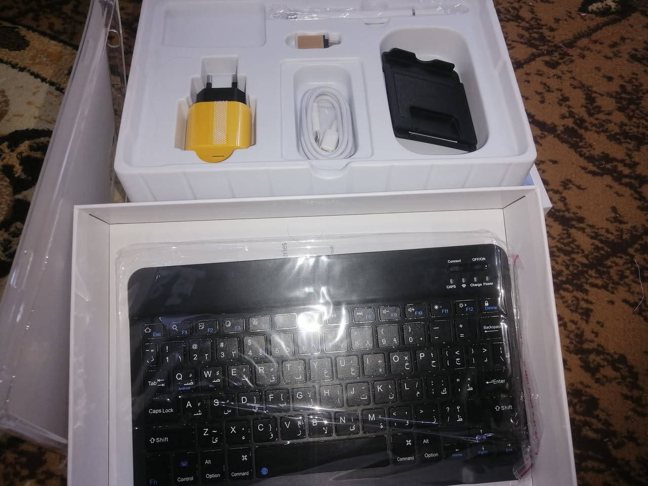 السلام عليكم ايباد صيني الذاكره واحد تيره والعشوائيه 16 السعر 140 جديد بلكارتون غير مستخدم العنوان حي ميسان ***********الجهاز باله
