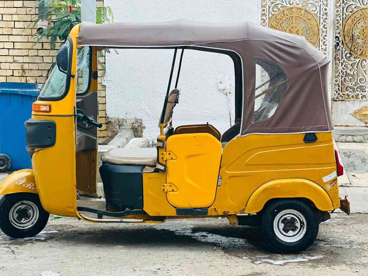 السلام عليكم تكتك واحد وعشرين البيع رقم وسنويه بيه ضربه منفحه البانزين وبيه خياسات قليع تكتك مفتوحه السعر 6500 وبيه مجال قليل حكجيه الاستفسار عله هاذ الرقم ***********،،📞
