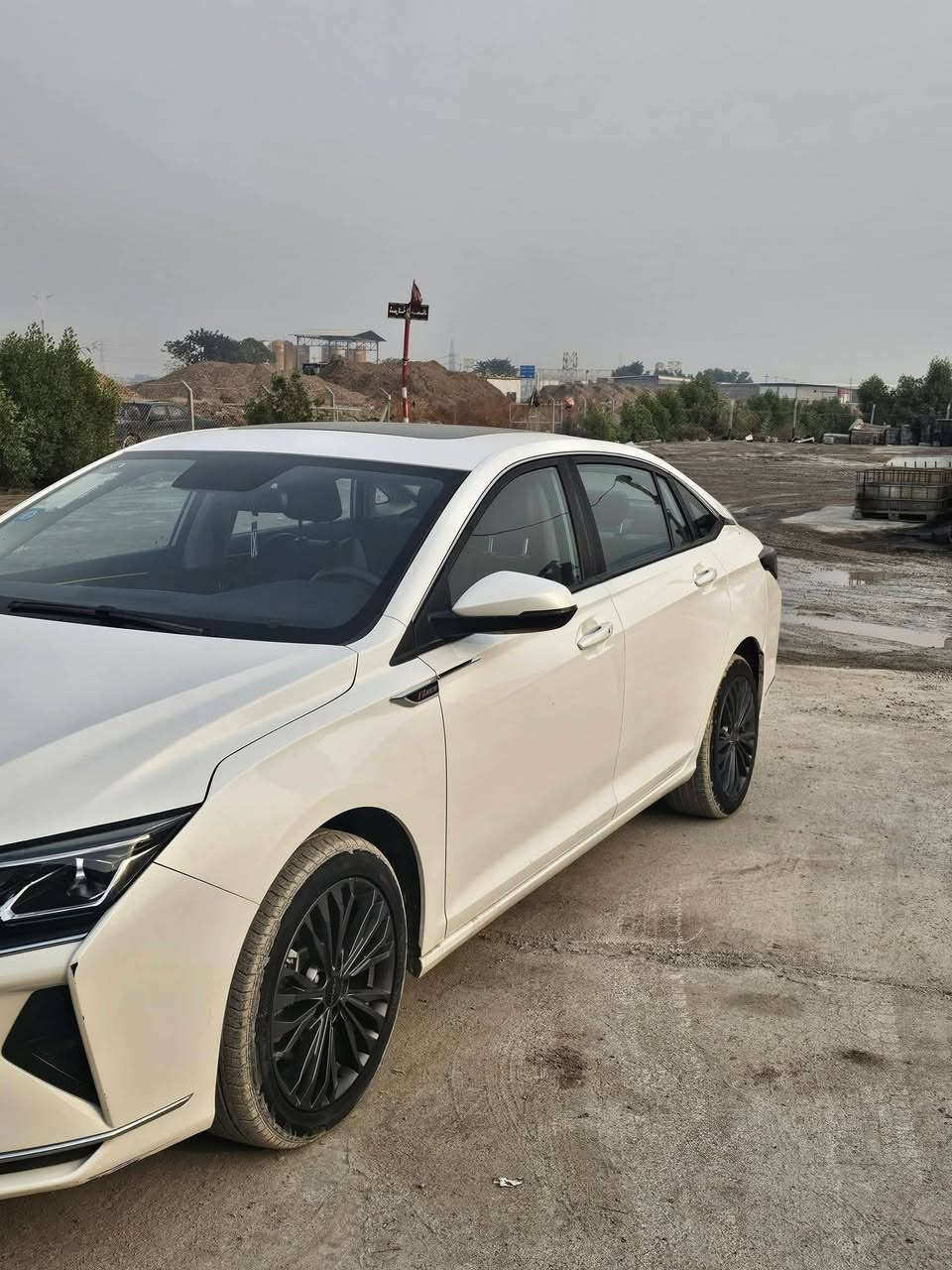 🚗 جمارة Dongfeng A60 MAX hybrid 
للبيع – وكالة وضمان مجموعة ليث العبيدي 🟢

📅 الموديل: 2023
🛡️ الضمان: صيانة مجانية 4 سنوات

⚙️ المحرك: 1500 تيربو
📊 المشي: 45,000 كم
🧾 الحالة القانونية:
✔️ بدون حوادث
✔️ مرقمة وباسمي

الراحة والتجهيزات 🛋️✨
▪️ غرفة داخلية واسعة ومريحة
▪️ عزل ممتاز جدًا
▪️ فتحتين سقف 🌤️
▪️ تبريد قطعتين ❄️
▪️ كشنات جلد
▪️ شاشة تحكم شاملة بالسيارة

💡 الإضاءة:
زينون + LED نهاري

➕ مواصفات أخرى عديدة

ملاحظة للشفافية ℹ️
▪️ بيها كم شخط بالدعّامية فقط

💰 السعر  ■ السعر ■ السعر 🟢🚩
اترك تعليق على المنشور داخل صفحة واحد وسيط سيارات وستصلك رسالة بالسعر ✅️

📍 المكان: بغداد – الغزالية

📞 رقم صاحب السيارة : ***********
