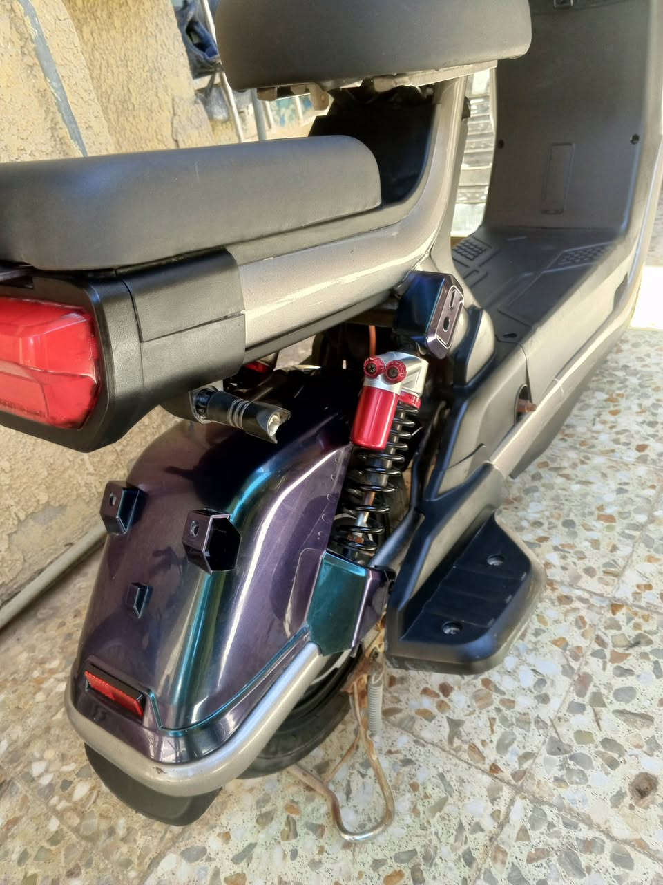 دراجة شحن نظيفة حيل مديل ٢٠٢٥ ..٤ سرعات ..٥ بطاريات السرعة ٩٩ السعر ٣٥٠ مكاني بغداد ***********
