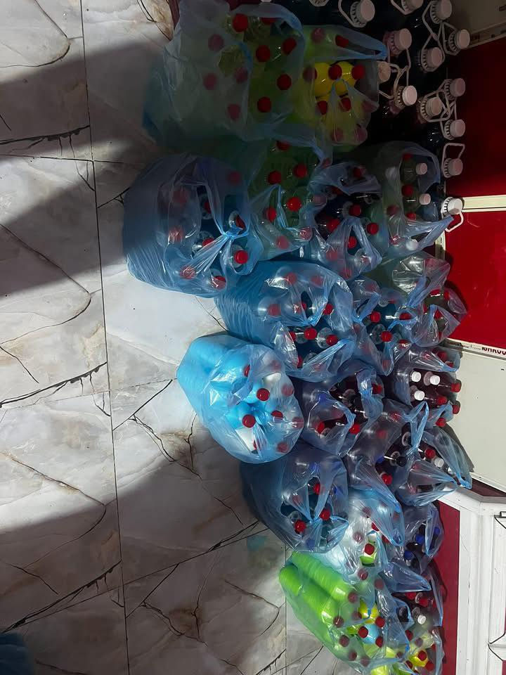 يوجد لدينه جميع انواع المنضفات المنزليه

متفور دبات زاهي درجى اولى  وزاهي ضخين 

معطرات جميع العطور متفوره وجميع الاوان 

ودبات قاصر وبطاله ايضاً وفلاش هم درجه اولى ومركزات وديتول بطاله مركز 

سعر الدبه الزاهي 1.500 دينار 

سعر الجلكان الزاهي ابو 20 لتر 12 الف 

سعر البطل  معطر وزاهي وقاصر وفلاش وديتول 1.000دينار توصيل موجود الاي مكان مجاني تواصل خاص او واتساب ***********
