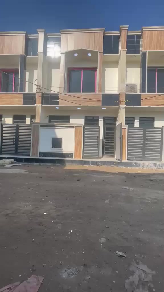 للبيع بيت زراعي 50م طابفين لدوره حي لمخابرات كل لخدمات متوفره لسعر66 
***********
