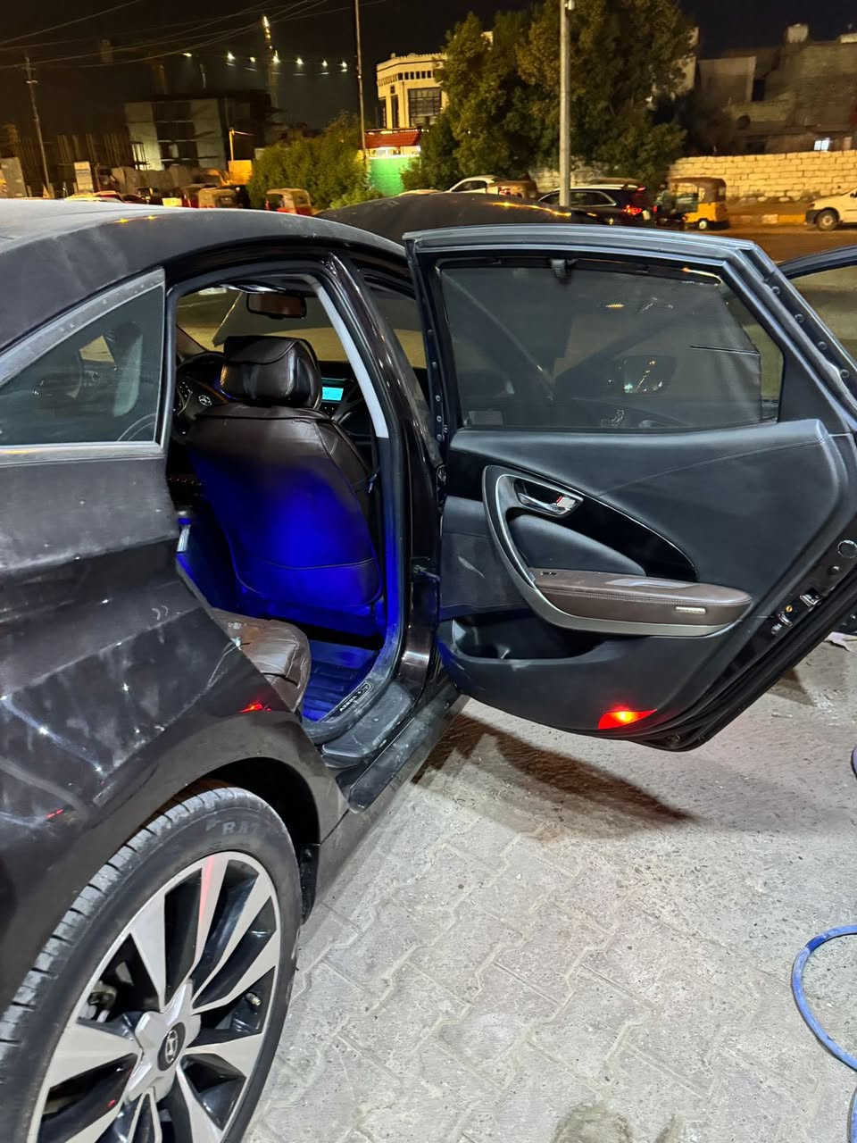 يالله السلام عليكم
للبيع ازيرا 2014 خـلـيـجـي 
السيارة صبغ باب  مقابل جهة السياق ودعاميات ثينين 
ماشية 200مكينة 6 سلندر 
- مواصفات السيارة  
- تشغيل بصمة
- بصمة ابواب
- بصمة جنطة
- بنوراما
- داخل قرميدي
- كشنات جلد
- كشنات كهربائية
- حساسات امامي
- حساسات خلفية
- تبريد قطعتين
- تحكم كشنات
- بردة خلفية كهربائية
- بردات جانبية
- نظام ترحيب
- اشاير بالمري
- مري شفط
- داخل صاج اسود
- مانع انزلاق
- مثبت سرعة
- تحكم ستيرن
- انارة بالمري
- ⁠انارة داخلية
- انارة بل ابواب
- دبل اكزوز خلفي
- ويل حجم 19رياضي
- فج بريكات اسود
- وباقي المواصفات

سعر مناسب 
***********
