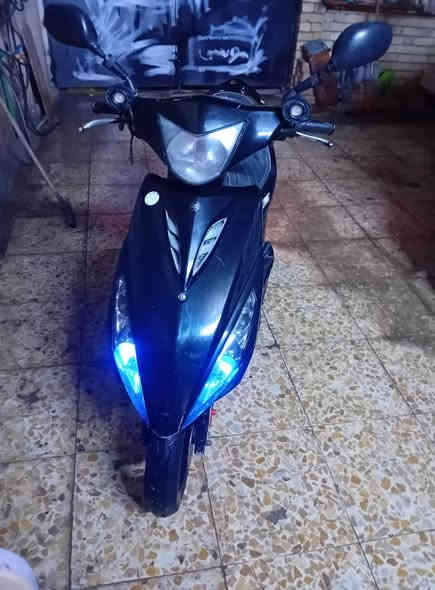 سلام عليكم  للبيع ماكس مضلع نوزل دراجه ما متعوبه على ايدي
 من الدوام للبيت دهن كله اصلي ادير محرك مكفول برغي ما مفتوح بيه شرط نص نكرة 
 الدراجه ماخذه رمبه رياضي شلعه فول تجي وتفحص سعر ٦٠٠وبيهه مجال لشراي عنوان بغداد حي جهاد 
 واتساب  *********** ابو يوسف
