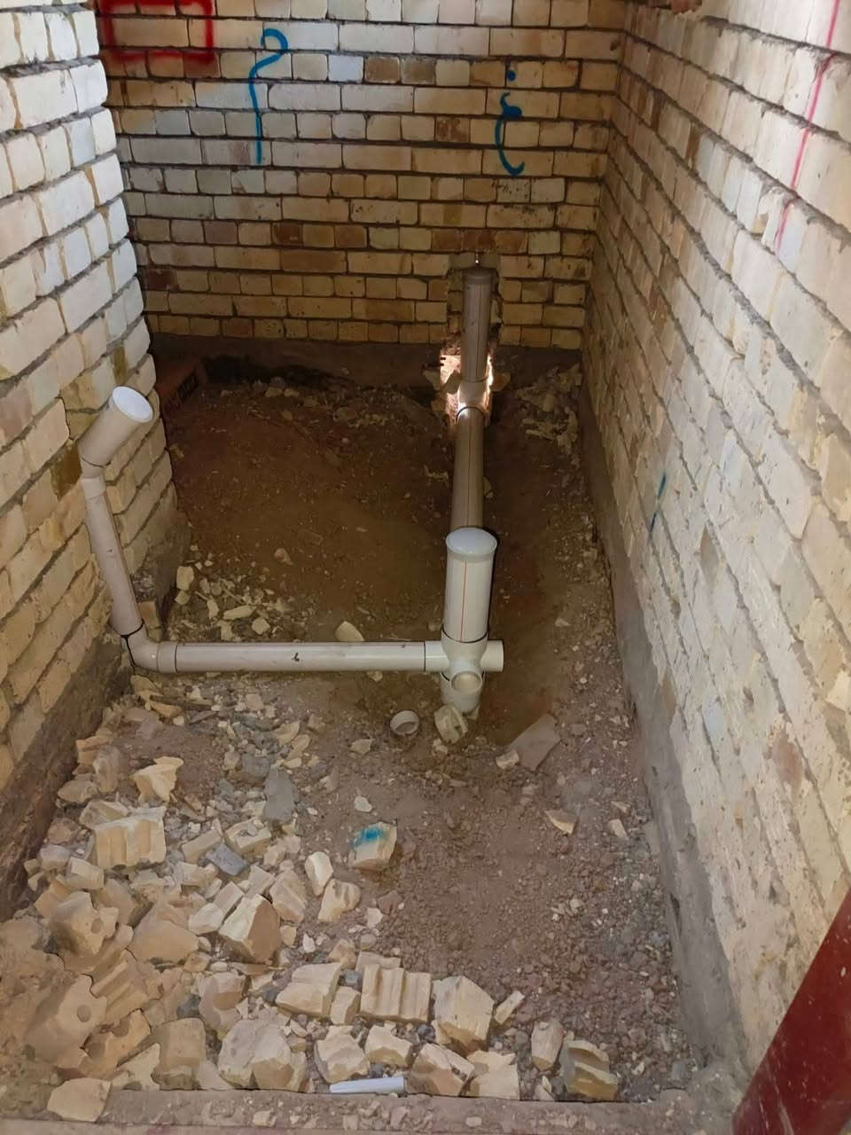 خلفة ماي ومجاري متفرغ لعمل بيوت ومجمعات سكنية 
‏‪0782 814 9881‬‏
