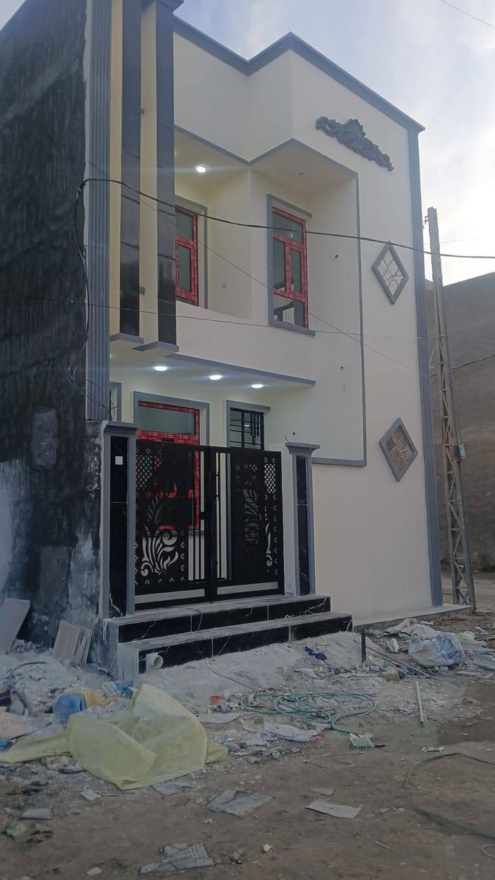 دارللبيع  بناء حديث  طابقين  مساحه ٥٠متر ركن في حي الصديق بدايه المنطقه( رقم العقار ٩٨٦ )
واجهه ٦،٧٥م نزال ٧،٥م شارع ١٠م يحتوي على ٢ نوم مع استقبال مع مطبخ مع خدمات كامل وجاهز للسكن مباشر بعد الشراء ..
مكتب الشاكرين للعقار.
***********📲
***********📞📞
ابي غريب-حي الصديق-الشارع الرئيسي.
