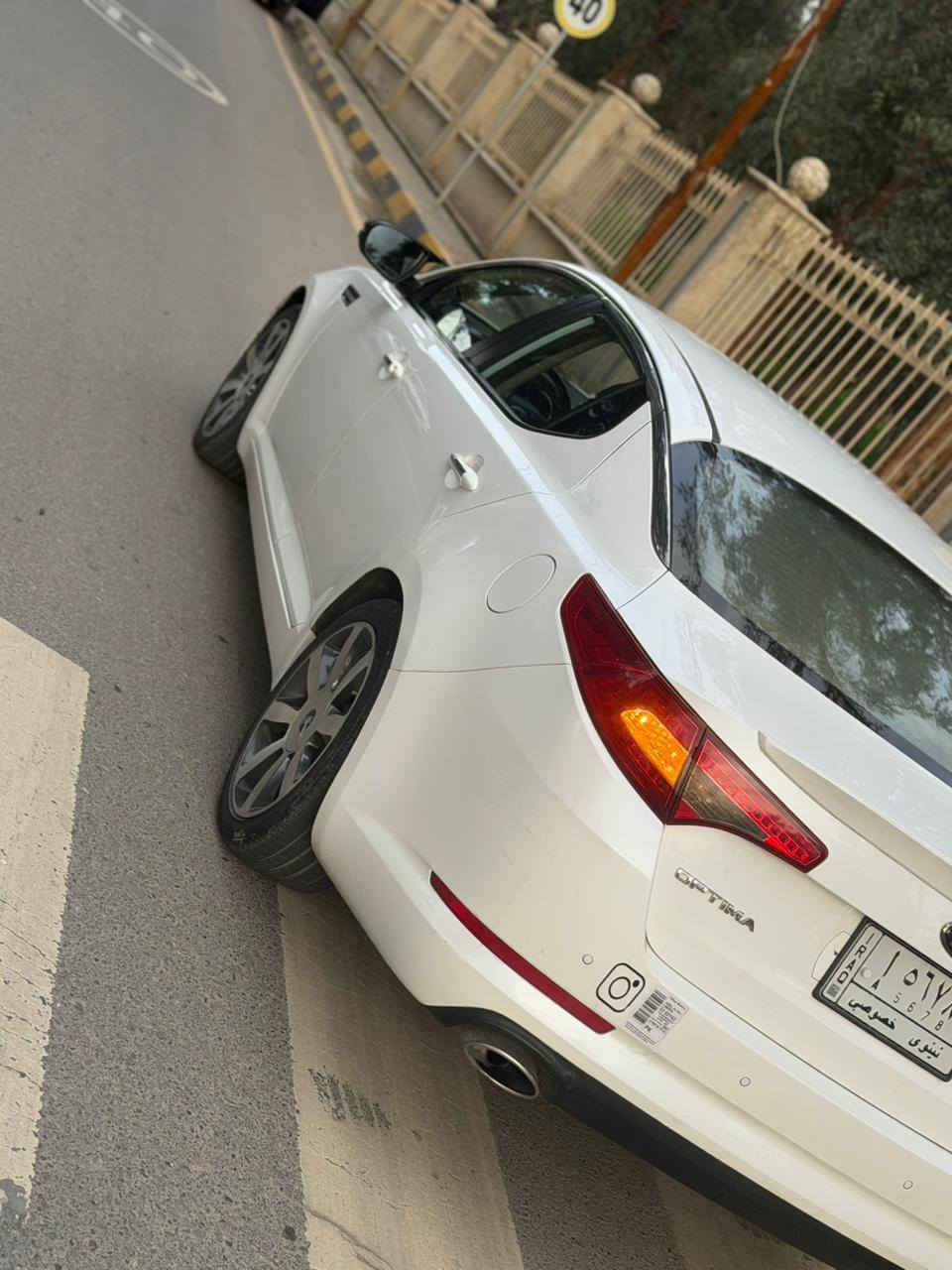 كيا اوبتيماخليجي 2014 لون ابيض محرك 2400
رقم نينوى كابون بانزين المسافة المقطوعة 150kمواصفات  تحكمات ستيرن وشفتات سرعه ومري شفط رادار رجوع خلفي  وهاي التفاصيل والسونا  
السعر 125
***********
الموصل
