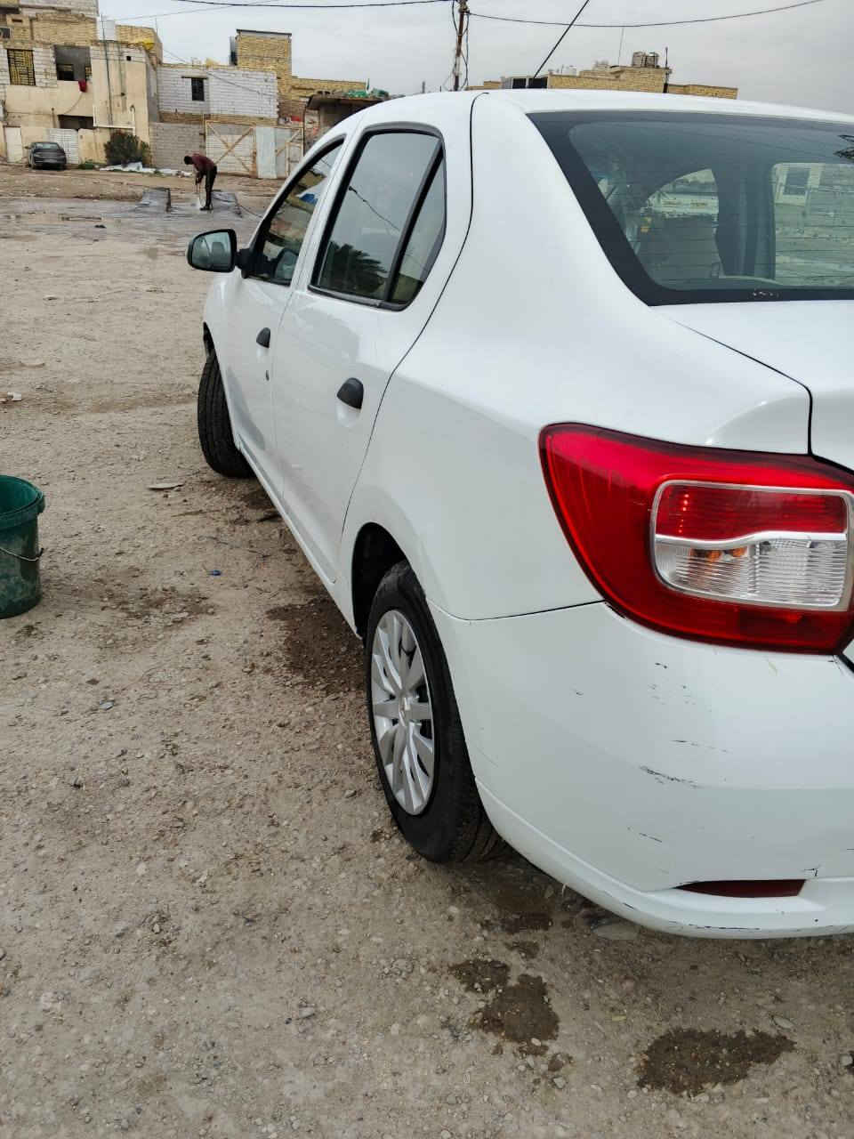 السلام عليكم 
سياره رينو سمبل 16
رقم ذي قار
مكينه
كير 
حداديه 
تبريد 
تخم تاير 
كله جديد 
تحويل مباشر 
سنوية وهزه جديده 
السعر 65 ورقه وبيهه مجال
واذا اكو مراوس 
النترا مع الفرق
***********
العنوان الناصرية مركز
