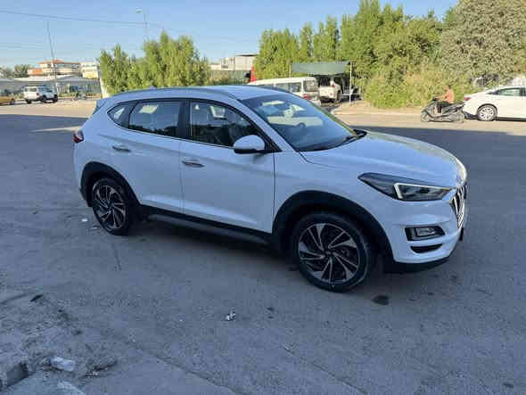 توكسان خليجي جديده جدآ فول موصفات عدى فتحه 
ماشيه 53 الف كم 
موصفات 
كشنات كهرباء 
جلد بلادي 
داخل صاج و كاربون فايبر 
تحكم ستيرن 
لد امامي و خلفي 
خمس عدسات 
حساس امامي و خلفي 
مري شفط و ترحيب عند الاقتراب 
كامره ع بغ و شاشه كبيره 
بصمه عدد 2 
رقم و سنويه و هزه جديده ب اسمي 
وبعد بيه موصفات 
السعر 197 مجال بسيط 
مكاني بغداد حي الاعلام 
رقمي ***********
