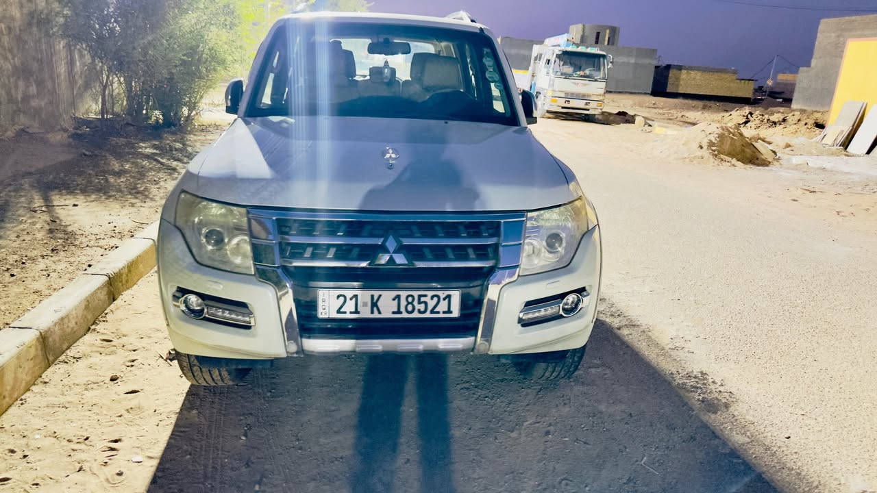 باجيرو 15 حبتور 
كفاله عامه  مكينه 3500 6V 
رقم شمالي سليمانيه 
سياره كامله من كل شي تبريد ثلج 
سياره 7 راكب 
***********
