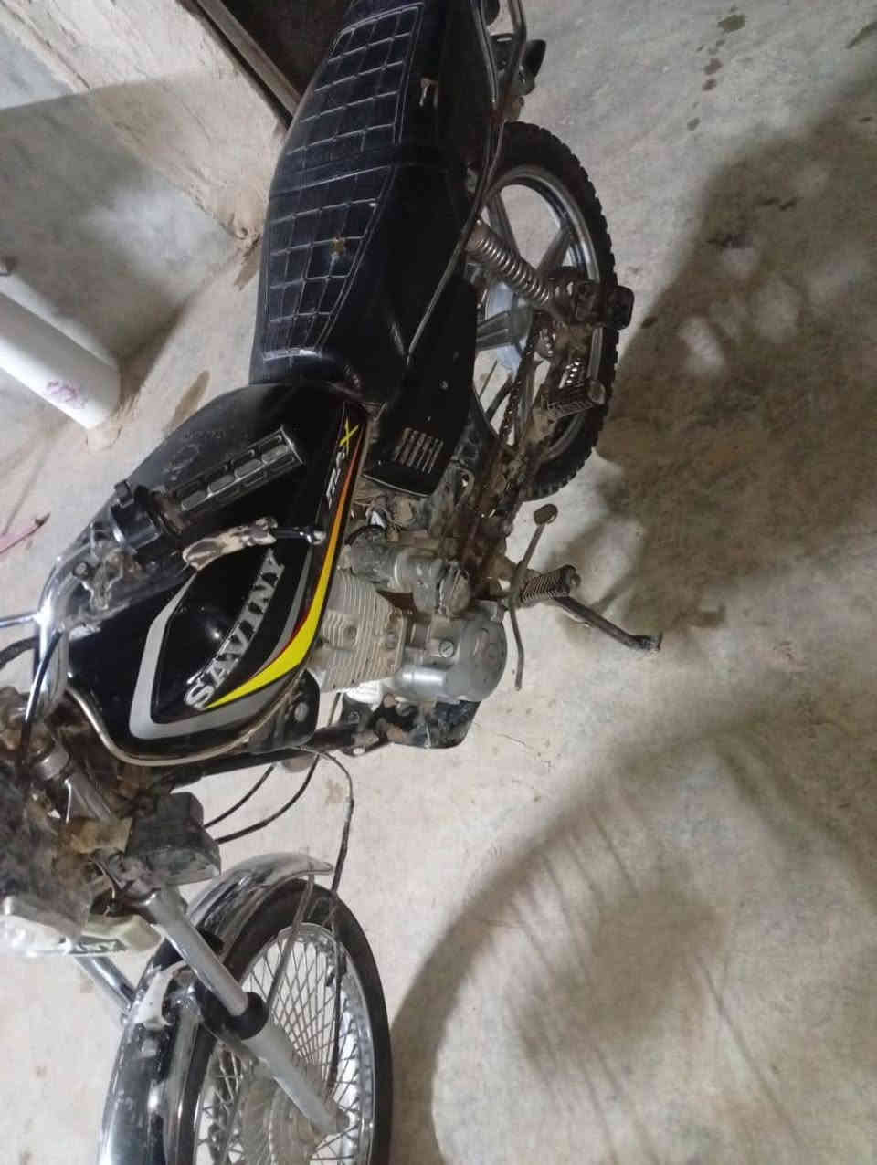 ماطور للبيع مويل
20  اوراق بي ماطور خير من الله نقص بس كهربائيات كتف واكف بيهن كله بشرط مكاني كشكول الكبير  سعره 275 قفل شراي خابر ***********
