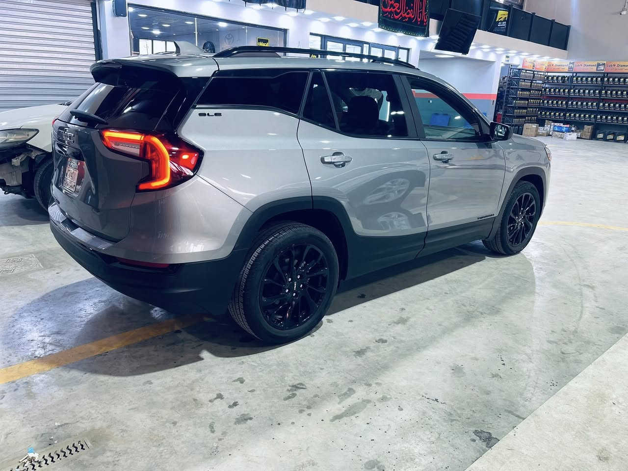 جمسي تيران موديل 2024

شاشه ايبات تدعم نضام كارپلي▪️ بصمه تشغيل بصمه ابواب تشغيل عن بعد ▪️مقاعد كهرباء  و تدفئه◾ اتو ستوب و نضام باركنك▪️ تحكم ستيرن جهتين ▪️تبريد قطعتين▪️ داته شو▪️ ليد نهاري ولايت 3 عدسات▪️ نقطه عمياء▪️ رادارات امام  و جوانب▪️ توقف ذاتي و قياده ذاتيه▪️ ستيرن تدفئه▪️ نضام منحدرات▪️مودات قيادته ▪️السياره ماشيه 11000 mil

السيارة بدون حادث كفاله من الصبغ والمعجون 
والضربه فقط حالوب قليل وتصليح المندلاوي درجه اولى
سياره بدون رقم تترقم جميع المحافظات   

وهذا رقم شاصي
3GKALMEG7RL212052

الاتصال ***********☎️📞
