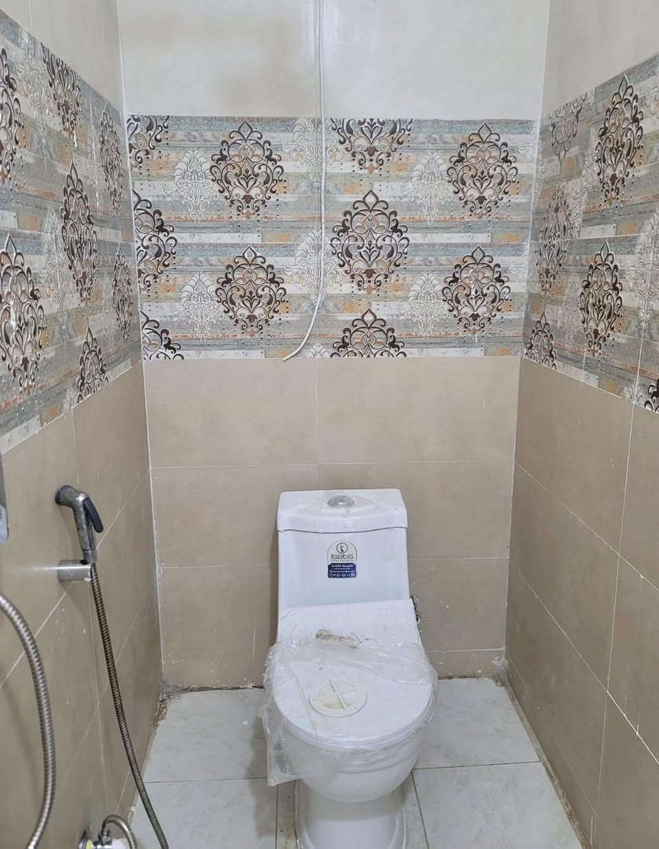 عمارة تجارية ركن للبيع
( عمارة اكد )
تقع في بغداد - شارع مستشفى الطفل المركزي
المساحة 107 متر 
تحتوي على 7 شقق ومحلات تجارية عدد 2
واردها الشهري 5 مليون وربع ( 5,250,000) دينار عراقي 
للاستفسار الأتصال على الارقام 
***********
***********

السعر 920 مليون وبيها مجال
