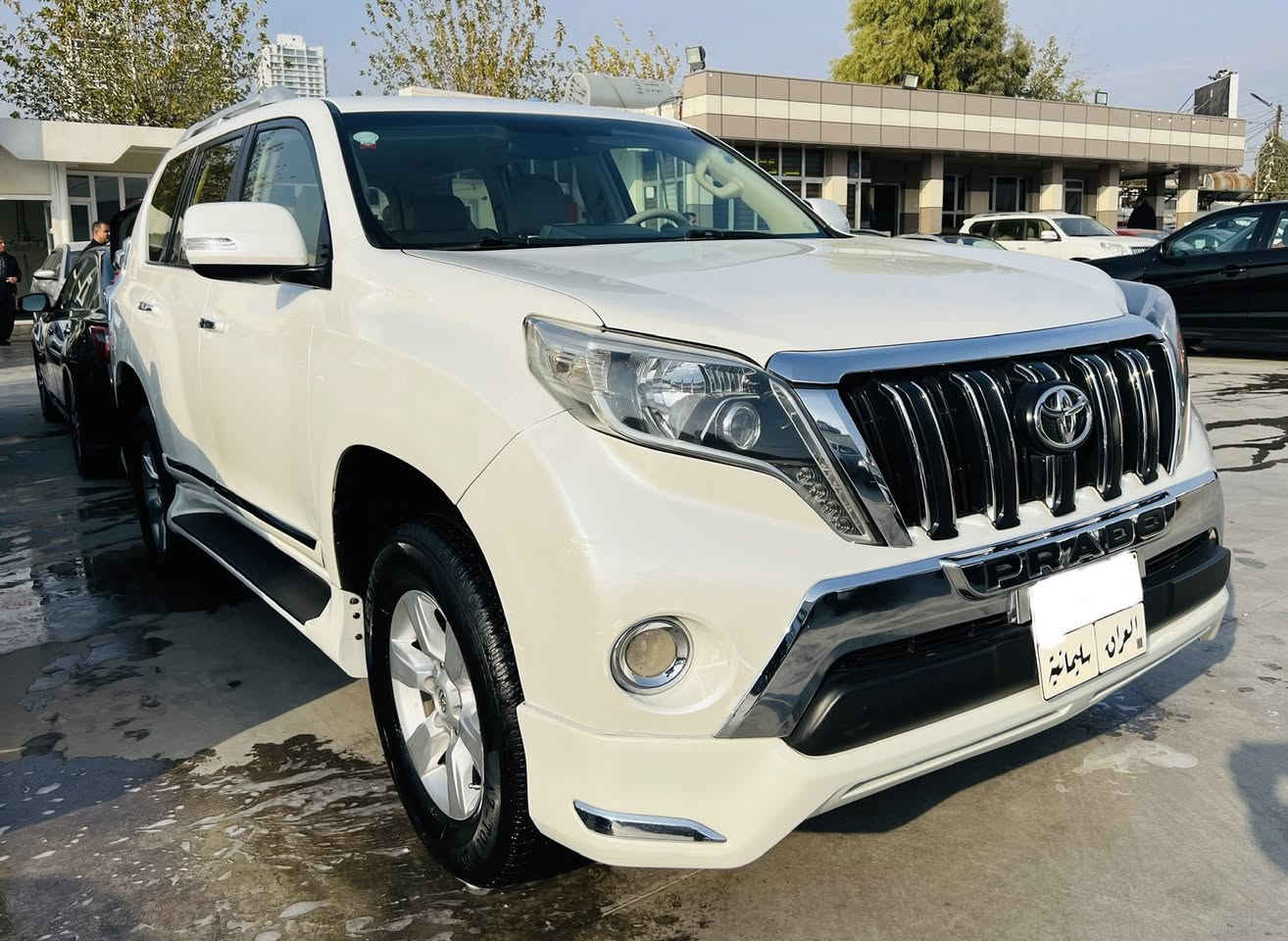 بسم الله الرحمن الرحيم
Toyota prado 2014  
مواسەفات TX.L جوار بستۆن سپیر لەکۆل دەبل سپیر
یەک پەلە ی بجوک بۆیاخ دەرگای سەکن بێ ناوگرتن و بێ سارد بێ کرانەوە 
دەبڵ ئەکس سوک قورس نیزام ئیکۆ بیلاد لایت رەش LED بلاجکتۆر ئاوینە ئیشارەتی خەوتو کوشن جلد کارەبا فول فول تەنها سلاید بەسمە نیە ٤ سویج لەگەلدایە بیلاد 
پێش و دوای کامیرا حاسە دژە خلیسک ٣ ریز کوشن تەبرید مرکزی هۆک بیلاد مەکینەو گێر بەشەرت نەکراوەتەوە هەموو گیانی لەسەر بیلاد ماوەتەوە 
١٩٢ هەزار رۆشتوە حەقیقی مالی دۆستە 
هەموو گیانی بەشەرت 
٢٧٥ مامەلە 
لە سلیمانیم 
***********
