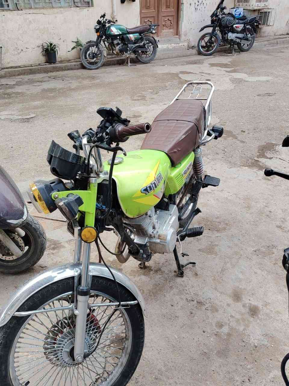 السلام عليكم
دراجة سونك تايكر
موديل 2024نازلة ب2025
اوراق اصولي شرط الترقيم
كفالة عــامة
السعر 650 وبيها مجال للشراي
متواجد واتساب
***********
