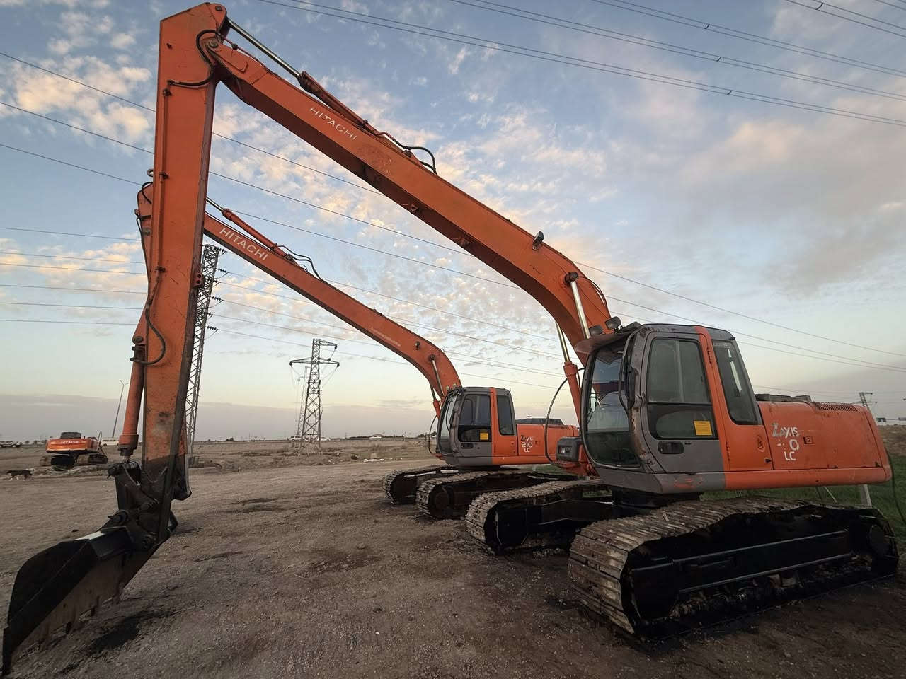 السلام عليكم                                                                               للبيع حفارات زت (210Lc)✅✅
2005__2006
مكفولات🥇
!!حسب الرغبه ذراع قياسي او طويل
الموقع📍(بابل_النيل)
 

***********
***********
