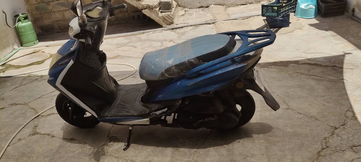 ماکس سکنس
مۆدیل 2024 
مەکینەی =150cc
لایت و ئیشارت و بگلایتو چواری هەمووی ئیش دەکات 
ئیستۆپی زۆر مەزبووت
مەکینەی دوکەڵی نیە زۆرپاکە 
هەردوو تایەی تازەیە 
پاتری تازەیە 
نرخی= 325 معامەل
شۆین كەلار 
ڕەقم: ***********
