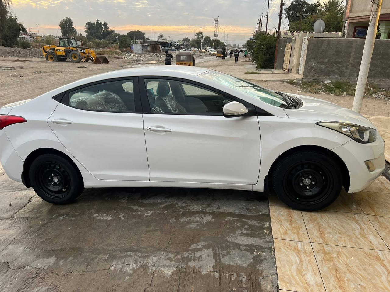 سلام وعليكم سياره النتره البيع موديل 2013 كفاله عامه من طخه وضربه موصفات معروفه السعر 122وبيها مجال مكان السياره التاجي سبع البور ***********
