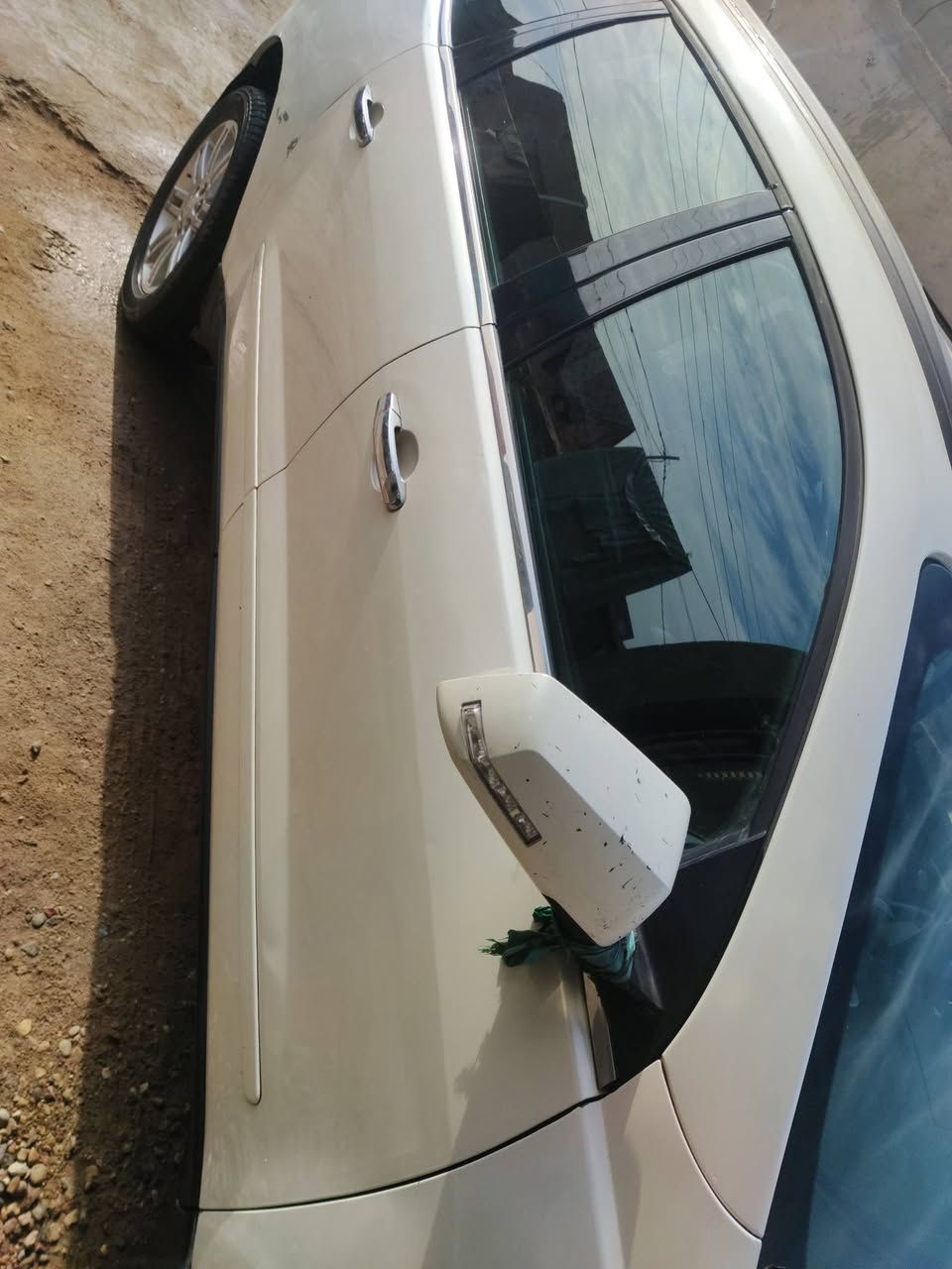 شوفرليت ترافرس
موديل 11 
وارد امريكي ضربته جاملغ عكس سائق فقط بدون دواخل 
مكينة جديد 
كير تمام 
تخم اطارات 
ادامه كامله للسيارة 
تبريد غاز طاير من بدلت مكينة فقط منظومه كامله العام بدلته 
السنويه بعد 20 يوم وتسقط السيارة مو بأسمي اتعهدلك تاخذ مني مداور 
السعر 84 وبيه مجال بسيط 
المكان ذي قار - قضاء سوق الشيوخ 
رقم الهاتف ***********
