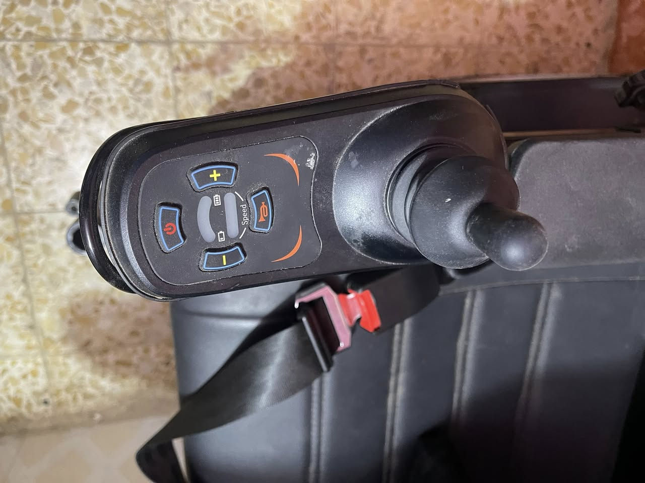 للبيع عربانه غير مستخدمه ولا مره مشحونه استلام جديد سعره 500 وبيه مجال مكاني البصره رقم الاتصال ***********
