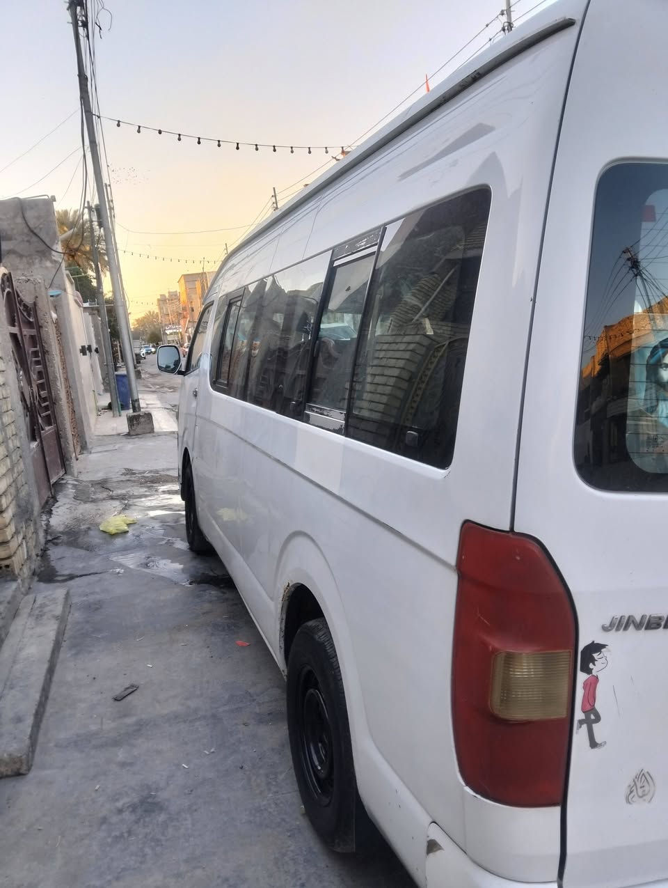 السلام عليكم سياره جنبي H2  موديل 15 كير ومحرك وكسن خير من الله تبريد شغال مكان بغدا السعر 140 وبيه مجال  ***********
