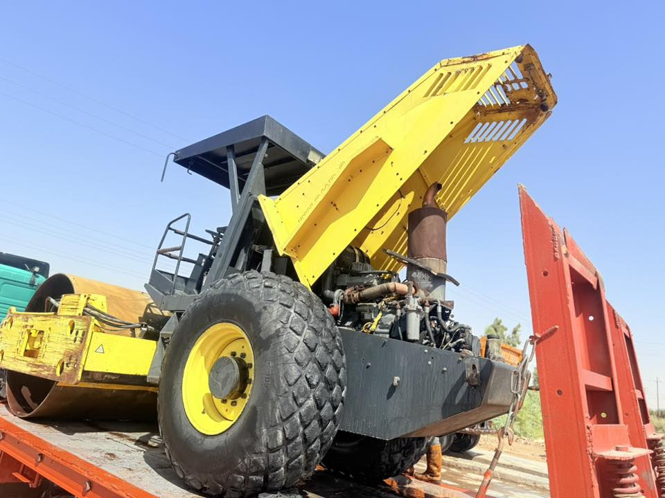 سلام عليكم حادله بوماك موديل ٢٠٠٤حجم ٢١١رقم بغداد انكليزي مكفوله مابيه كلنقص خير من الله الستفسار ***********
